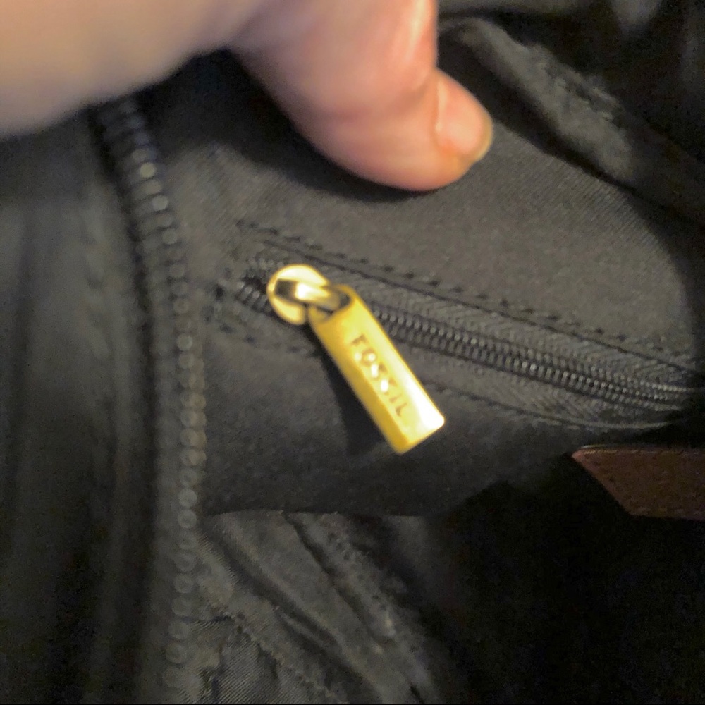 Fossil Crossbody Like New Condition - image 7